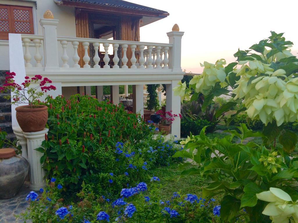 Ataalaya Farmhouse Batangas Exteriör bild